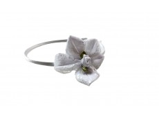 Vincha Metalica forrada con flor blanca labrada x unidad